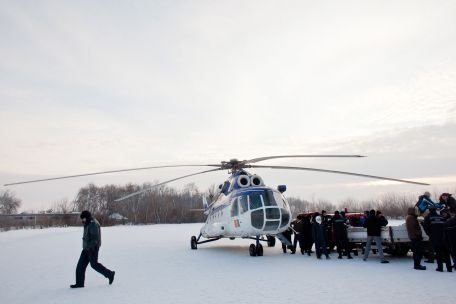 Un elicopter al Inspectoratului General de Aviaţie va prelua o femeie însărcinată dintr-o localitate înzăpezită