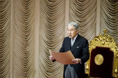 Împăratul Japoniei Akihito va fi supus unei operaţii de pontaj coronarian