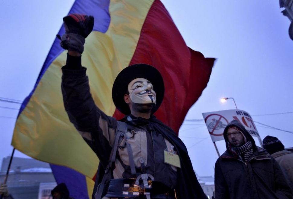 Mii de oameni au protestat în România împotriva ACTA 130754