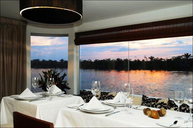 Cel mai luxos hotel plutitor de pe Amazon 130969