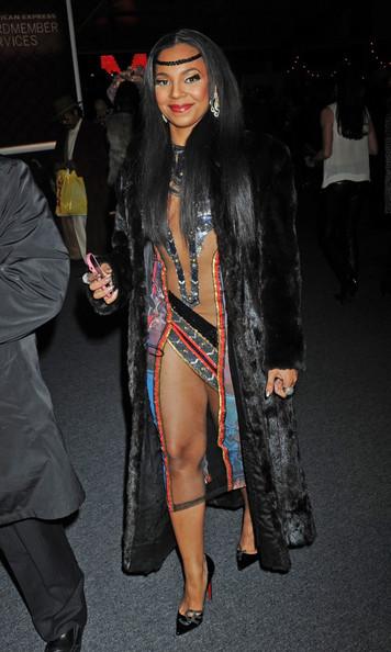 Rochia prin care TOTUL E LA VEDERE! Vedeta care i-a făcut pe criticii de modă să îşi urască slujba 130932