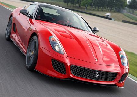 Extremul Ferrari 599 GTO susţine un concert răsunător în tunelurile din Shanghai