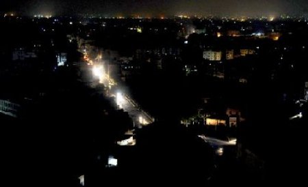 Altă pană de curent în Bucureşti. Mai multe cartiere, pe întuneric. Lumina revine în jurul orei 23.20