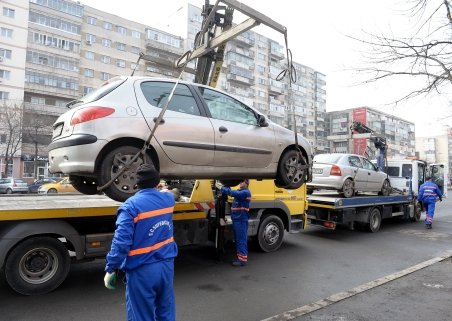 Autorităţile fac apel la şoferii bucureşteni să nu mai parcheze pe marile bulevarde