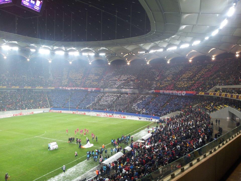 Coregrafie cu chipul lui Neşu, la meciul dintre Steaua şi FC Twente 131687