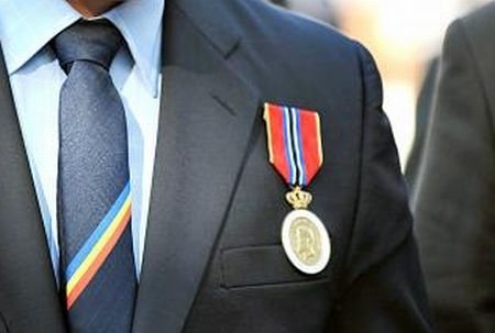 Peste UN MILION DE EURO pentru medalii şi decoraţii. Atât va cheltui Administraţia Prezidenţială