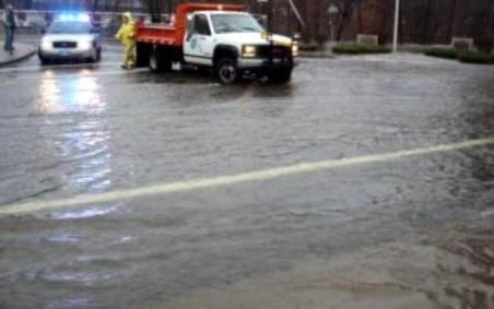 Bucureştiul este ameninţat de inundaţii începând de luni