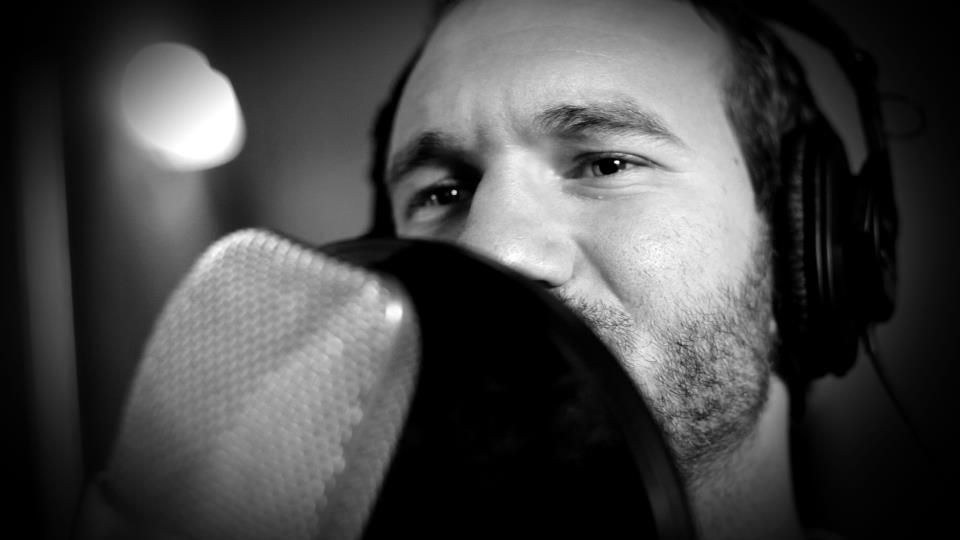 Privirea acestui om ascunde cea mai MARE poveste de dragoste, care te va impresiona până la lacrimi 132045