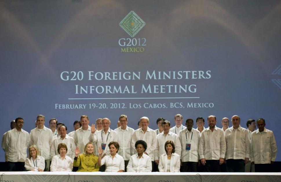 Ea în verde, ceilalţi în alb. Hillary Clinton a comis o gafă „vestimentară” la reuniunea G20 132379