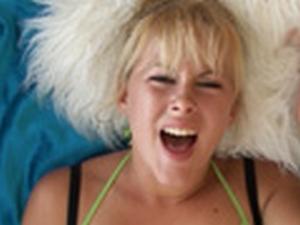 &quot;Uite ce face iubita ta când tu nu eşti acasă!&quot; Imaginile care au provocat despărţiri în lanţ 132364