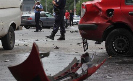 Un angajat al Ambasadei Rusiei la Bucureşti, implicat într-un accident rutier. A lovit maşina unor jurnalişti