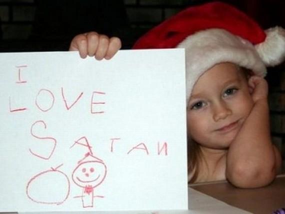 Dacă te uiţi atent, te va ŞOCA un detaliu. Fac SEX în maşină, dar cineva îi urmăreşte cu atenţie 132530