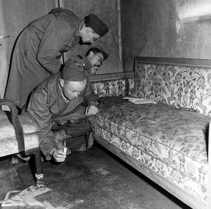 Sfârşitul unui DICTATOR, în imagini. Fotografii ISTORICE cu buncărul lui Hitler 132806