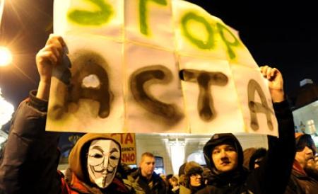 Şi România spune: ACTA la Vista, Baby! Ratificarea acordului, amânată până la o decizie a Curţii Europene de Justiţie