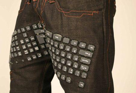 Atenţie, internauţi! S-au inventat blugii cu tastatură, mouse şi boxe