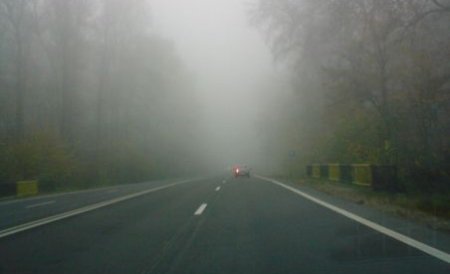 Avertizare de ceaţă pentru Vrancea, Galaţi şi Cluj, valabilă până la ora 11.00. Vezi prognoza meteo pentru week-end
