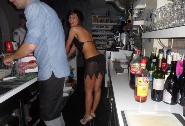 Barmaniţa aceasta a atât de ATRĂGĂTOARE încât a blocat traficul într-un oraş din Italia 133105