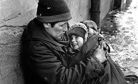 Norvegia, INVADATĂ de cerşetorii ROMÂNI de etnie romă. Autorităţile vor să evacueze zonele ocupate de romi