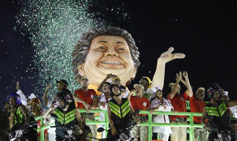 Un român, supranumit &quot;curcubeul uman&quot;, face senzaţie la Carnavalul de la Rio 132984