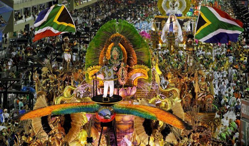 Un român, supranumit &quot;curcubeul uman&quot;, face senzaţie la Carnavalul de la Rio 132985