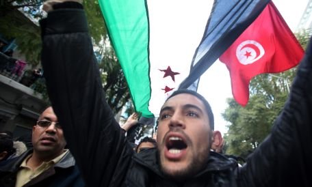 Peste 3.000 de manifestanţi din Tunisia cer demisia Guvernului