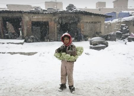 Afganistan: 35 de copii au murit în decursul a două zile din cauza frigului
