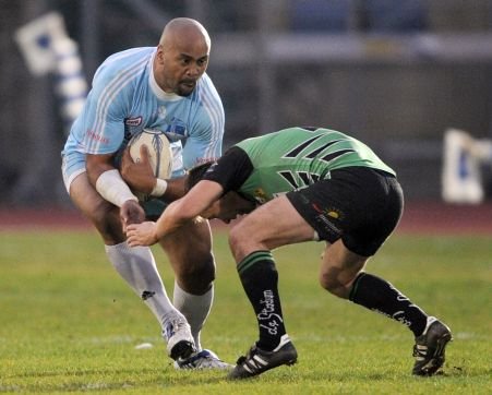 Legendarul jucător de rugby Jonah Lomu este spitalizat la Auckland. Are nevoie de un nou rinichi