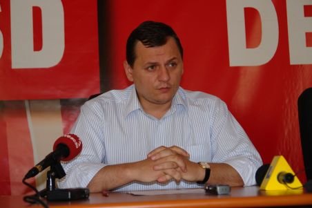 Parlamentarii opoziţiei nu participă la audierea lui Meleşcanu în comisii şi nici la votul din plen