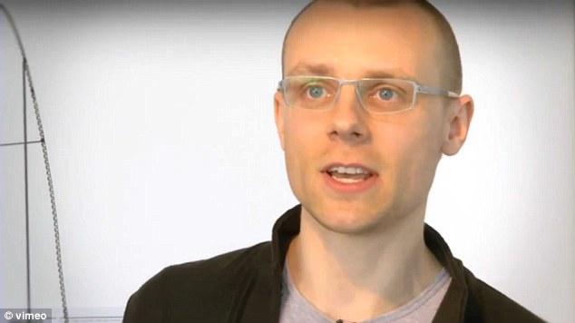 Aceasta este cea mai înfricoşătoare imagine pe care o poţi vedea. Ce se întâmplă cu omul care urcă aici  133616