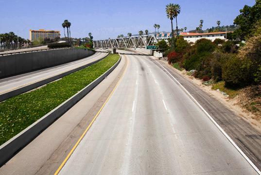 Aşa ceva nu o să vezi niciodată la noi. Ţara cu PREA MULTE autostrăzi şi locuri de parcare. Oraşele bântuite ale Chinei 133652