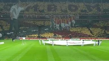 Fanii lui Galatasaray au realizat o coregrafie 3D în onoarea lui Fatih Terim