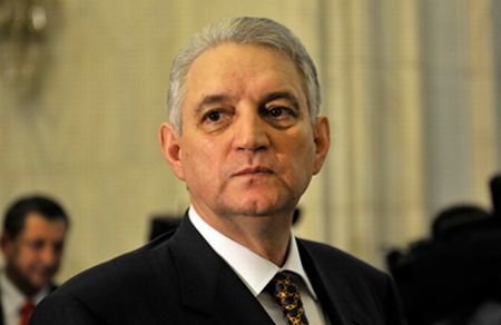 Liderul senatorilor PSD: Mai mulţi parlamentari de la putere vor trece în opoziţie