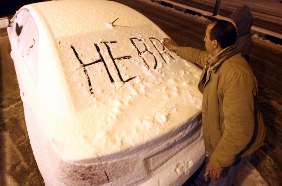 Prima ninsoare din ultimii patru ani la Ierusalim. Circulaţia a fost paralizată şi mai multe şcoli au fost închise 134455