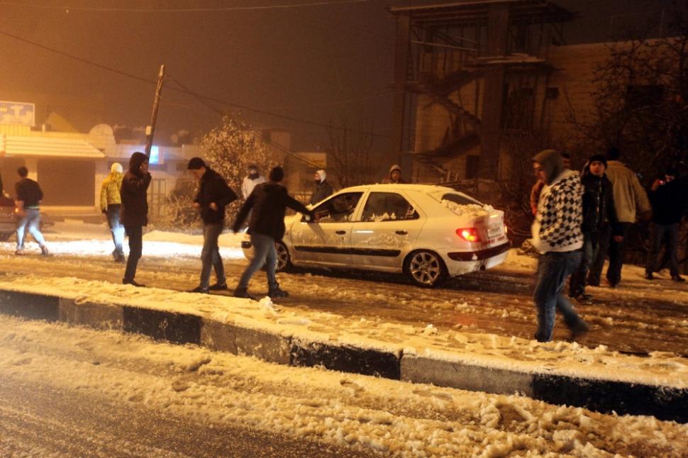 Prima ninsoare din ultimii patru ani la Ierusalim. Circulaţia a fost paralizată şi mai multe şcoli au fost închise 134457