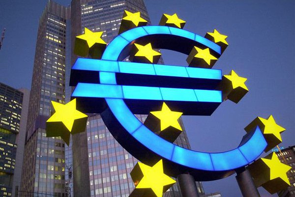 Oficial BCE: Criza datoriilor s-a atenuat dar problema nu este rezolvată