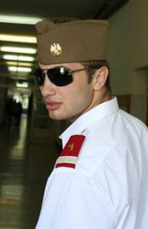 Băiatul ucigaşului din Dorobanţi, pe Facebook: Nicăieri în lumea asta nu s-au produs schimbări doar prin proteste paşnice  134887