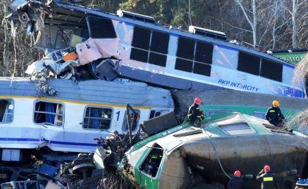 DEZASTRUL feroviar din Polonia. Cine este vinovat de producerea accidentului  134821