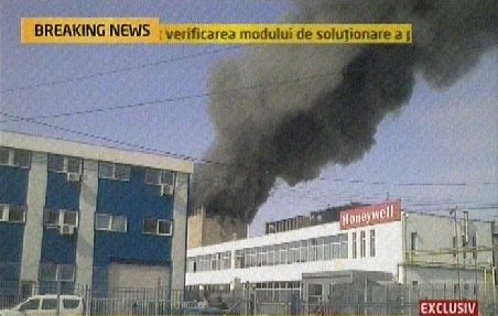 Incediu de amploare, la Turbomecanica Bucureşti: 7 autospeciale împotriva flăcărilor de 10 metri înălţime