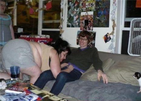 Au crezut că nimeni nu îi vede. Mii de oameni au râs de ei, când imaginile au ajuns pe Facebook 135047