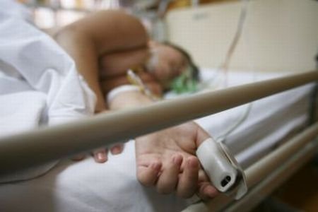 Copil de 2 ani mort în condiţii suspecte la un spital din Galaţi