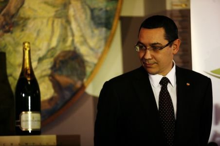 Victor Ponta: Udrea şi Anastase au adus nişte tineri să îl aplaude pe preşedinte