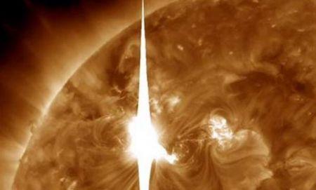 FURTUNILE SOLARE ar putea arunca omenirea în HAOS. Cum ar fi viaţa fără tehnologie 135303