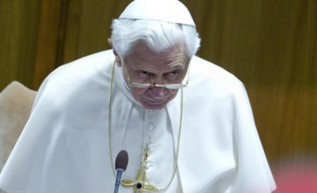 &quot;Papa Benedict al XVI-lea a murit pe neaşteptate&quot; - mesaj fals, dat pe Twitter