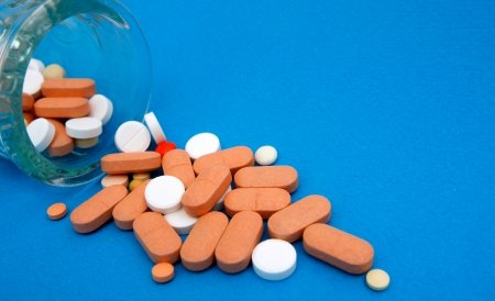 Ritli vrea să liniştească bolnavii: Medicamentele citostatice ieftine vor fi procurate prin Antibiotice Iaşi