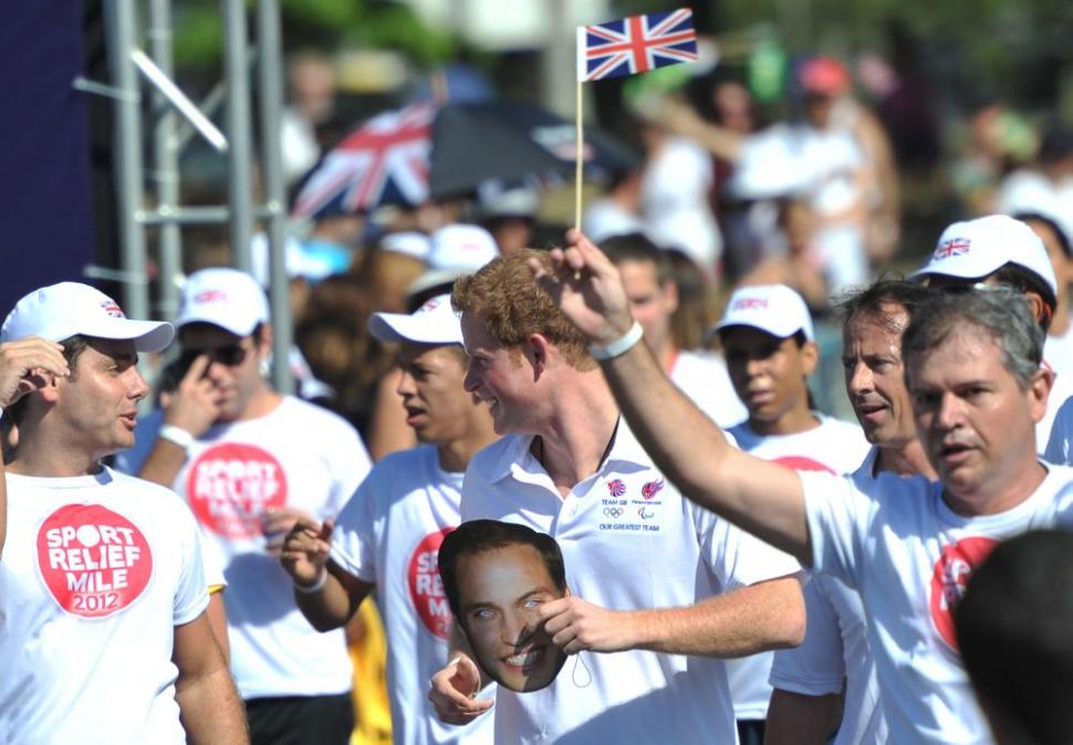 Prinţul Harry, de la întâlniri cu oameni de afaceri la jogging şi rugby 135702