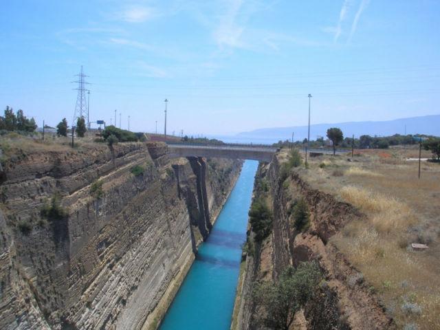 Canalul Corint, locul care îmbrăţişează două mări 135904