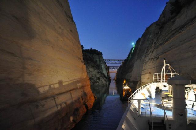 Canalul Corint, locul care îmbrăţişează două mări 135906