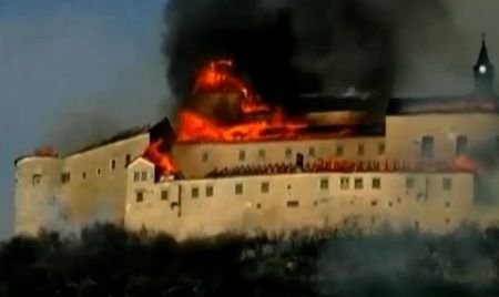 Cum au reuşit doi copii să dea foc unui castel mediaval din Slovacia