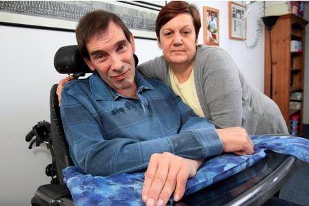 &quot;Nu mi-a mai rămas pic de intimitate sau demnitate&quot; Un britanic pentru care MOARTEA este singura scăpare! 136128