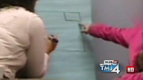 A trăit în pivniţă ani de zile şi a fost obligată să facă sex cu fratele vitreg. Vezi aici drama unei adolescente din SUA 136447